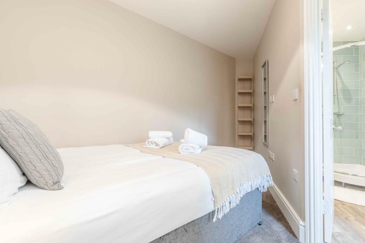 ווינדזור Modern Apartment Within Short Walk Of The Castle, High Street And Long Walk - Free Parking מראה חיצוני תמונה