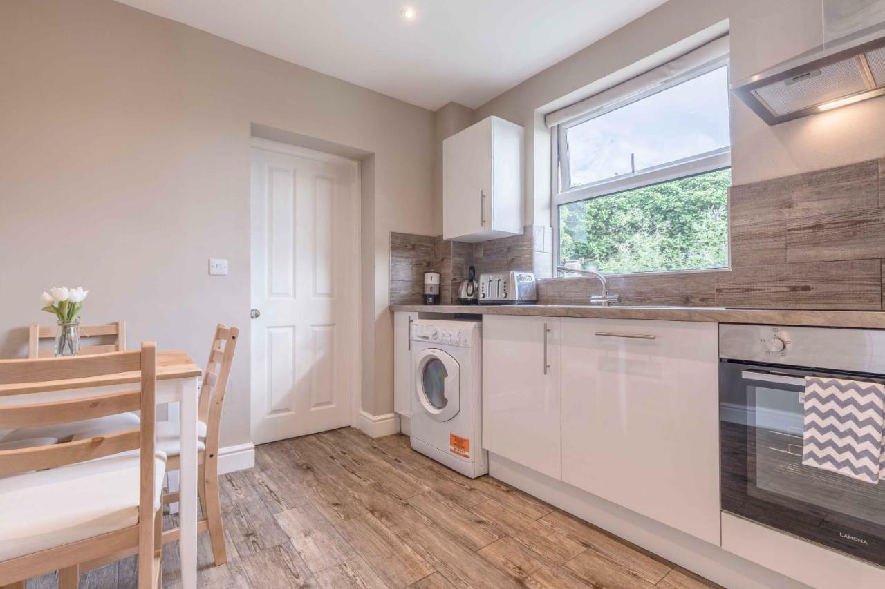 ווינדזור Modern Apartment Within Short Walk Of The Castle, High Street And Long Walk - Free Parking מראה חיצוני תמונה